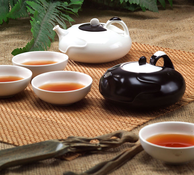 以中式生活方式為原點，以茶器為切入點，通過現代設計把傳統文化的內涵表達出來，讓我們能沉浸在茶生活的欣賞、品飲、把玩的樂趣中。