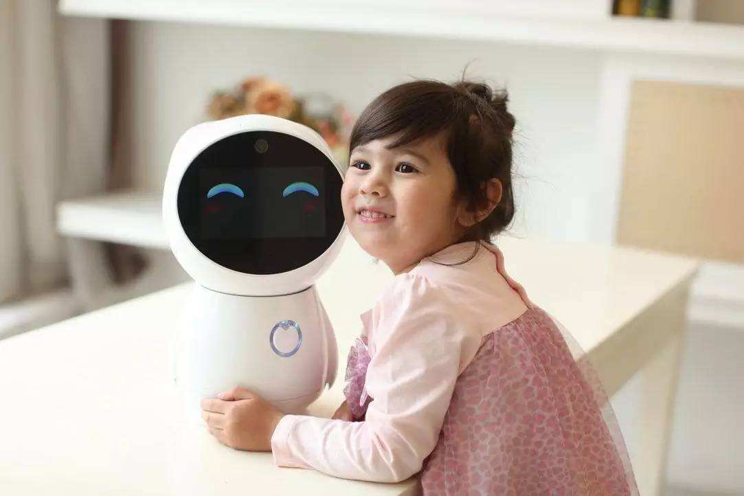 浙江大華旗下樂橙品牌兒童陪伴機器人